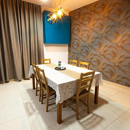 Beautiful 2br In The Heart Of