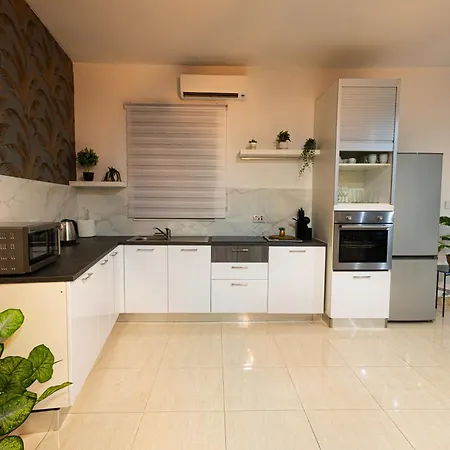 Beautiful 2br In The Heart Of